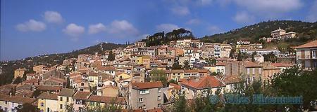 BORMES-LES-MIMOSAS (village médieval)